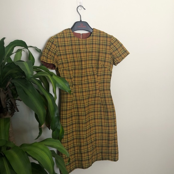 Vintage wool dress with silk liner. - Picture 2 of 9